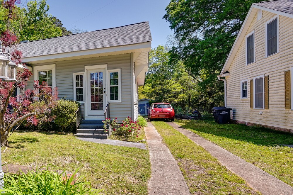 Quaint Anderson Home w/ Sunroom, Walk To Downtown! view 4