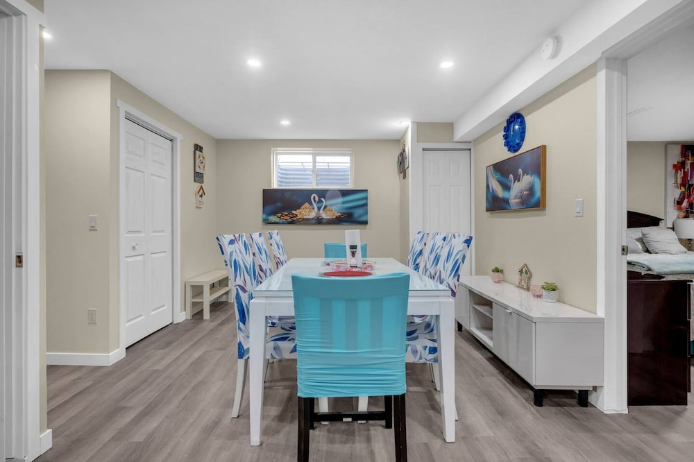 240 Spacious Modern Home w AC