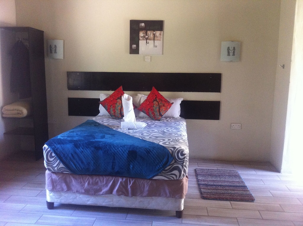 Shakawe Sands Lodge