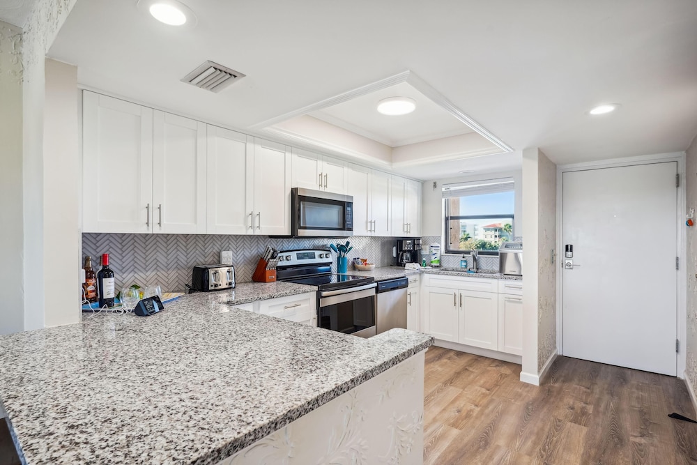 Bayshore Yacht & Tennis 409 - Premier