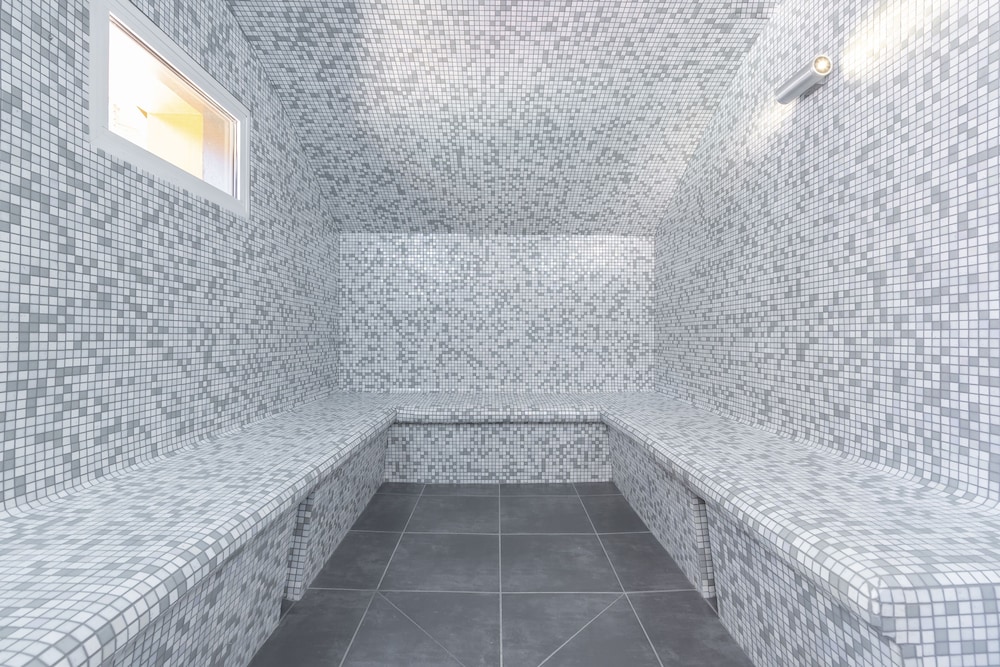 Les Allues Vacations - Hotel L'Eterlou - Property Image 4