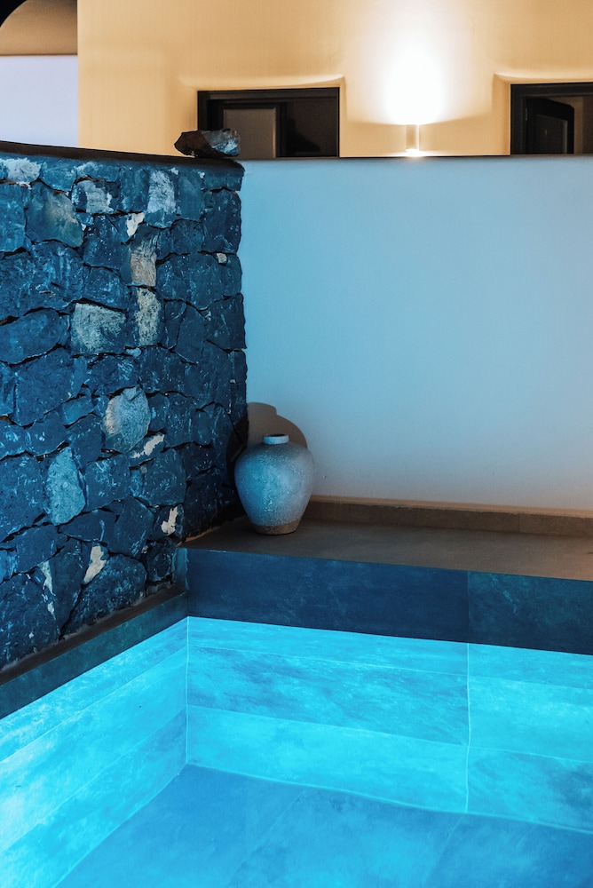 Erthā Suites with private pools