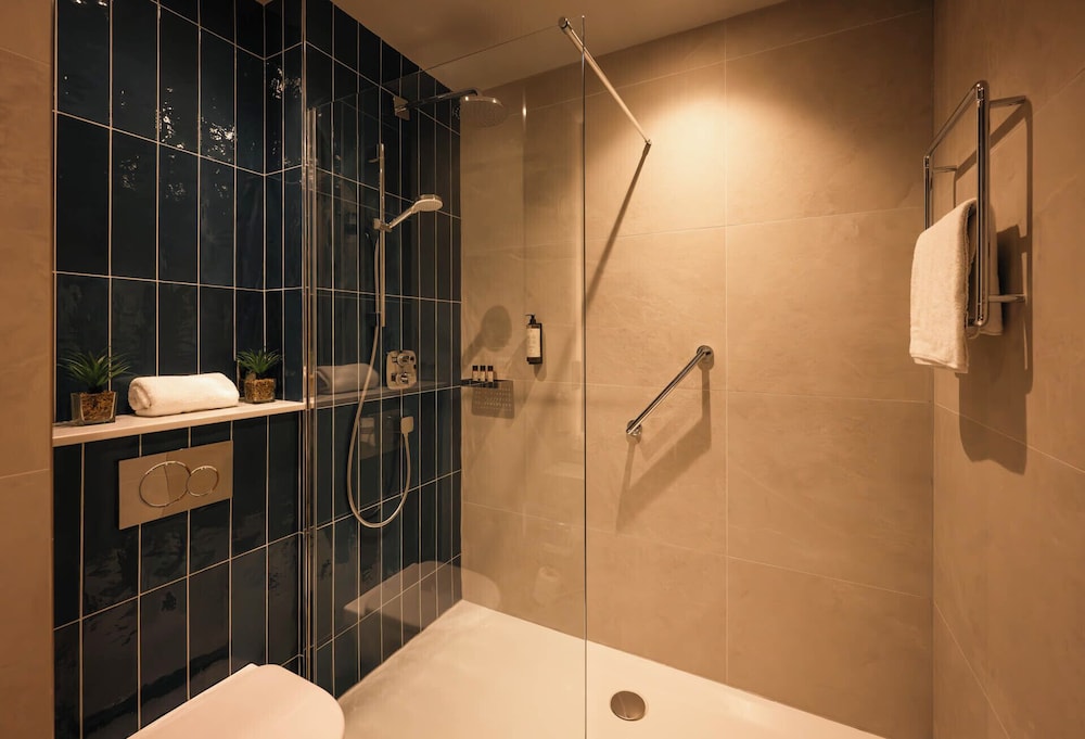 Waterford Vacations - Viking Hotel Waterford - Property Image 57