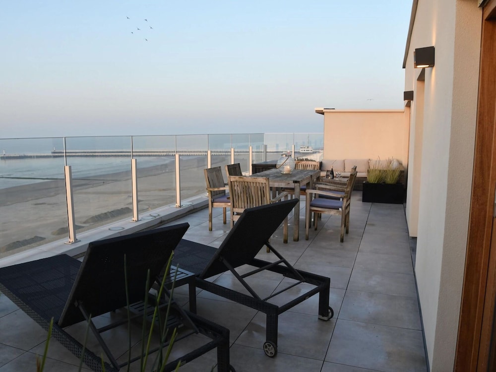 Attic Apartment Nieuwpoort With Coastal Views