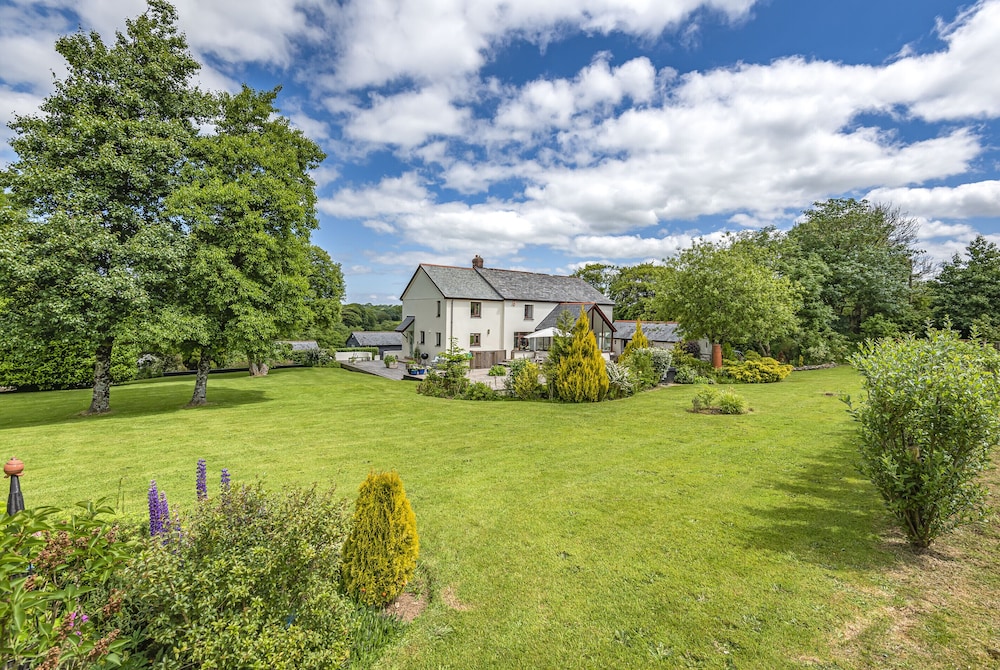 Waterland Farmhouse