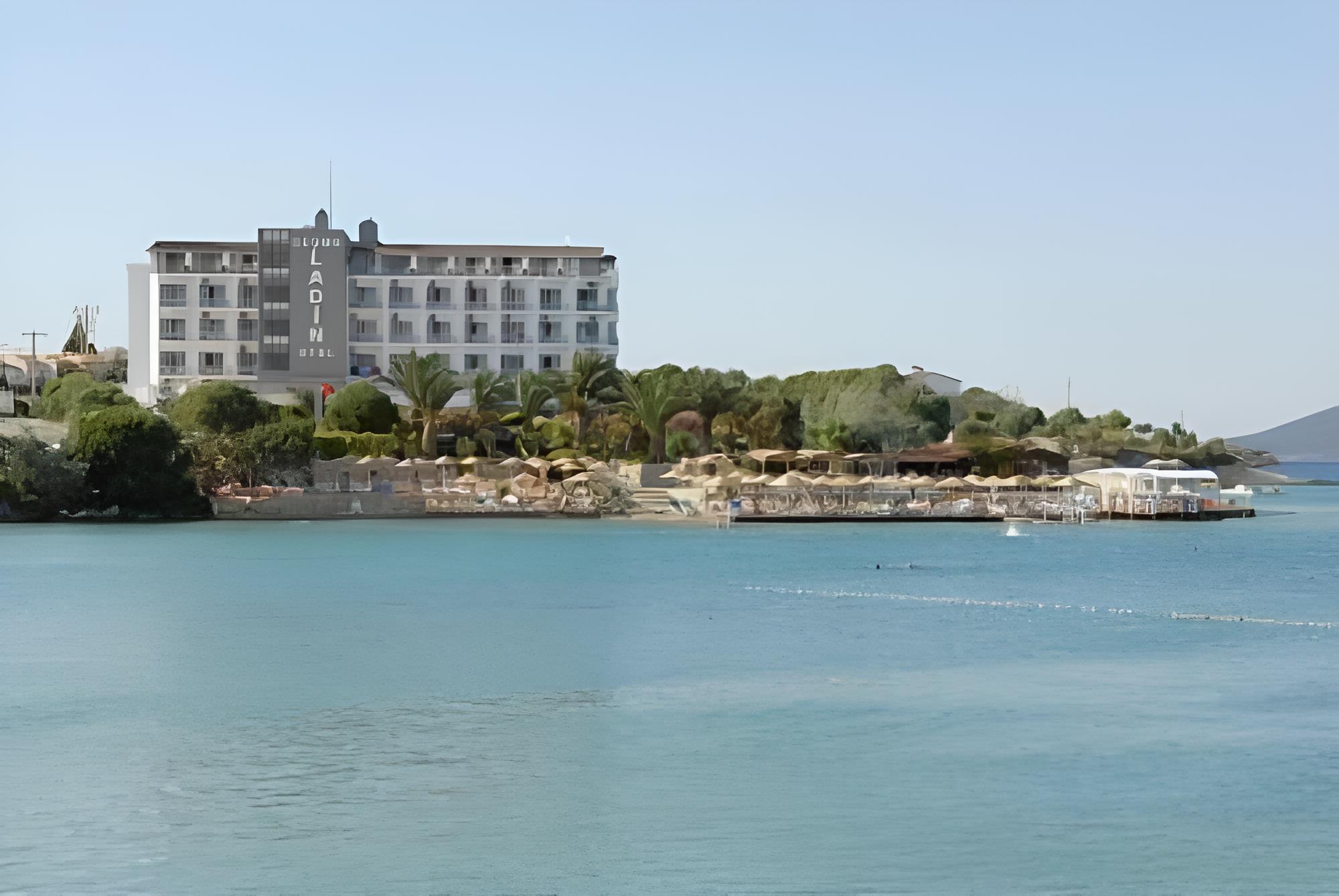 Ladin Hotel