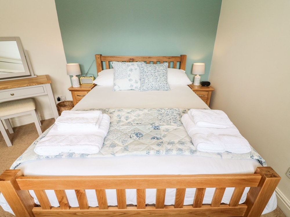 Apple Tree Cottage view 3