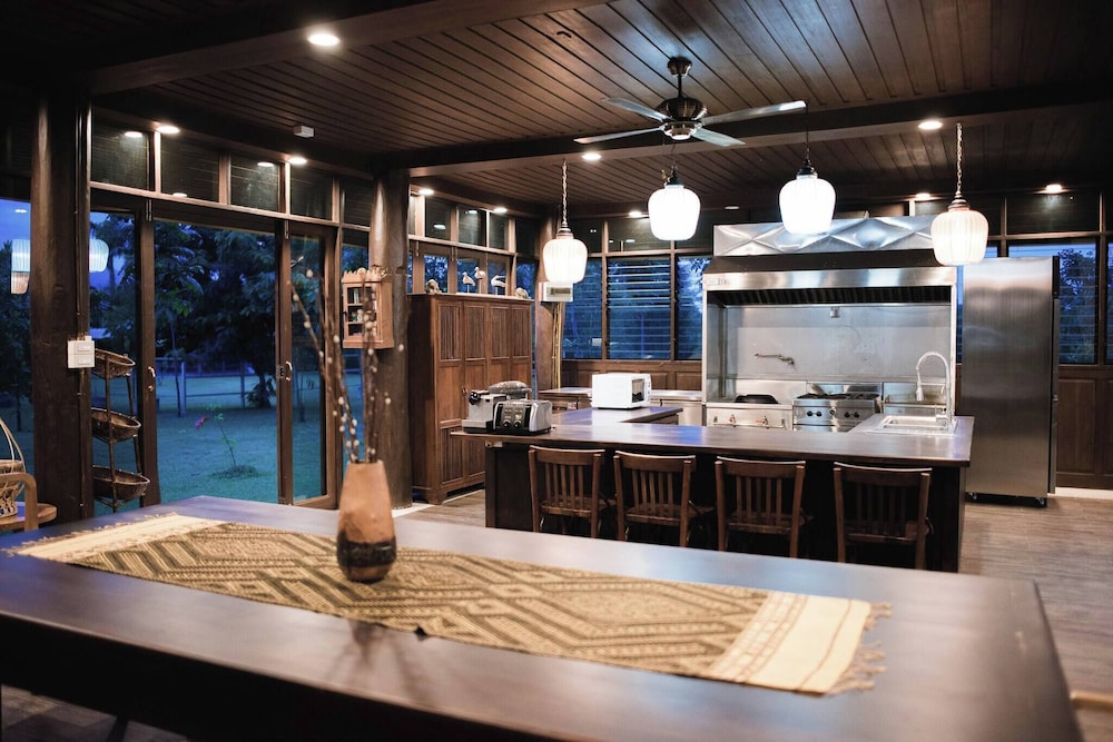 Cyngam Retreat- A Private Pool Villa With Service