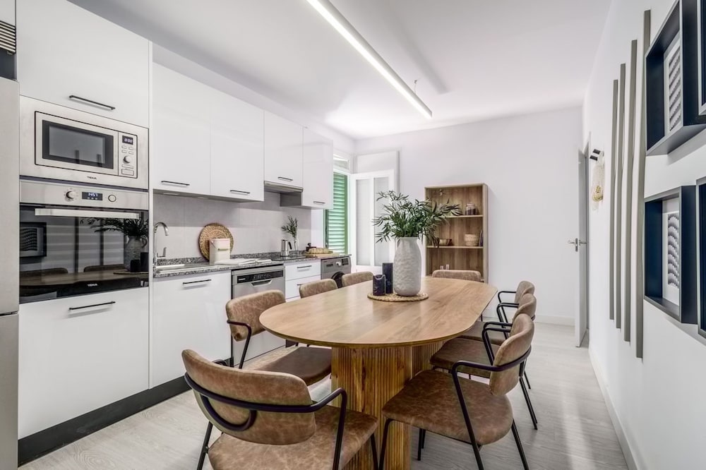 Paz - 4 Bedrooms and Terrace in Castellana