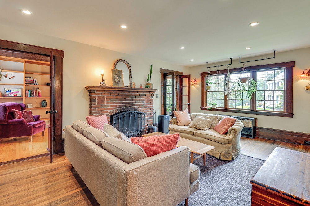 Easy Train Access to Nyc! Elegant Family Retreat