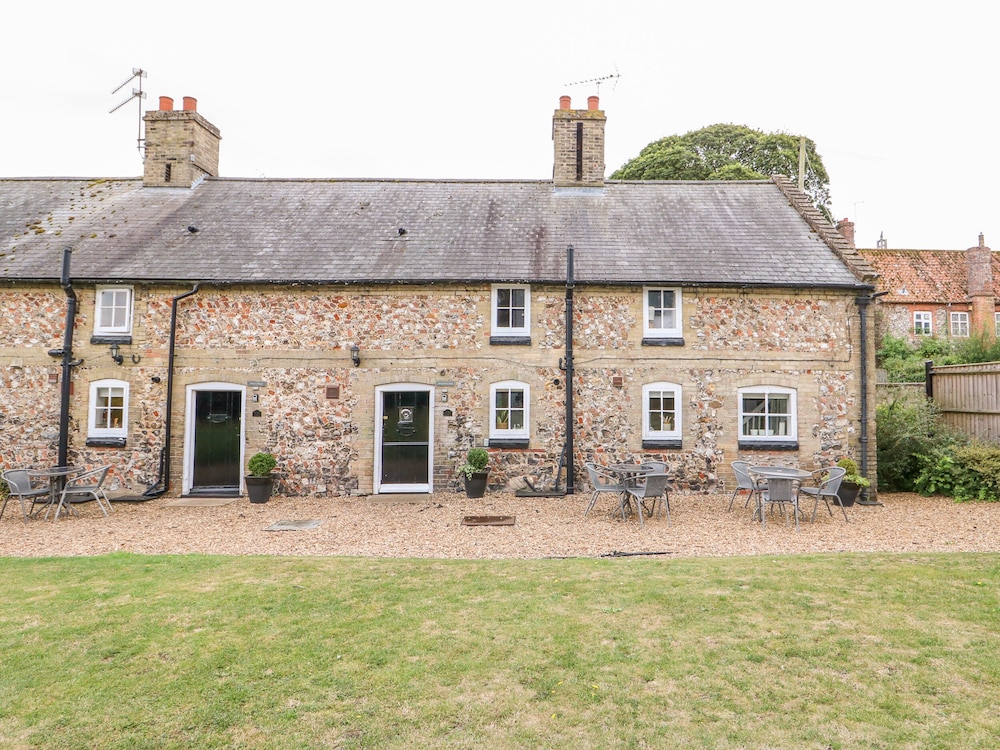 Flint Cottage view 4