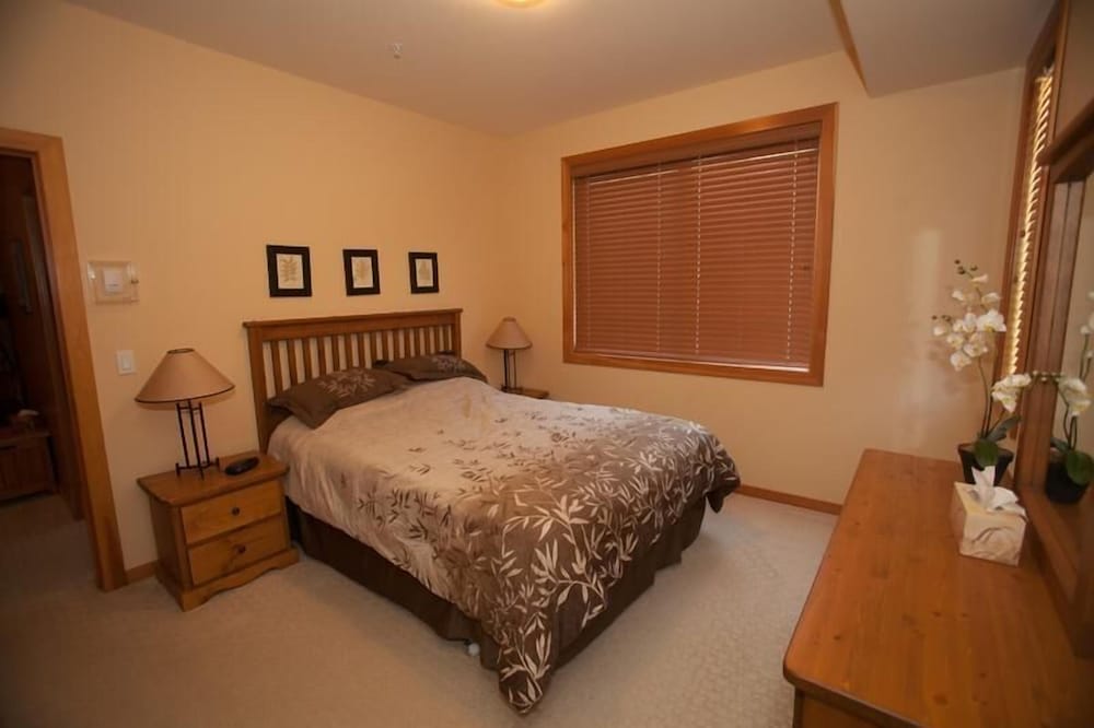 Keremeos Creek Crossing by Apex Accommo - Image 4