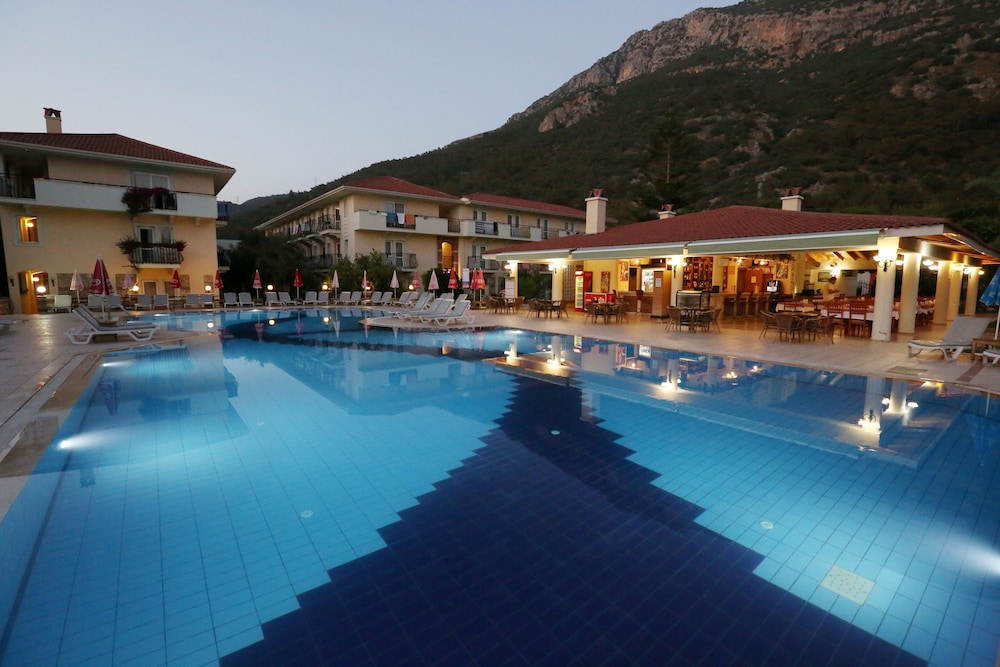 Mavruka Hotel - Image 13