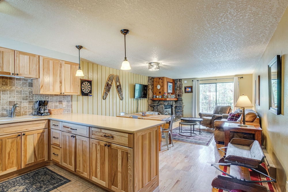 2 Mi to Winter Park Resort: Mtn-view Haven!