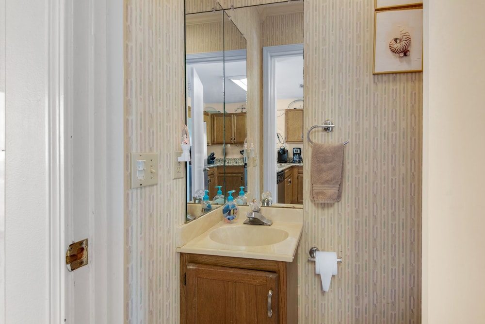Pelican Point 2 Bedroom Townhouse by RedAwning