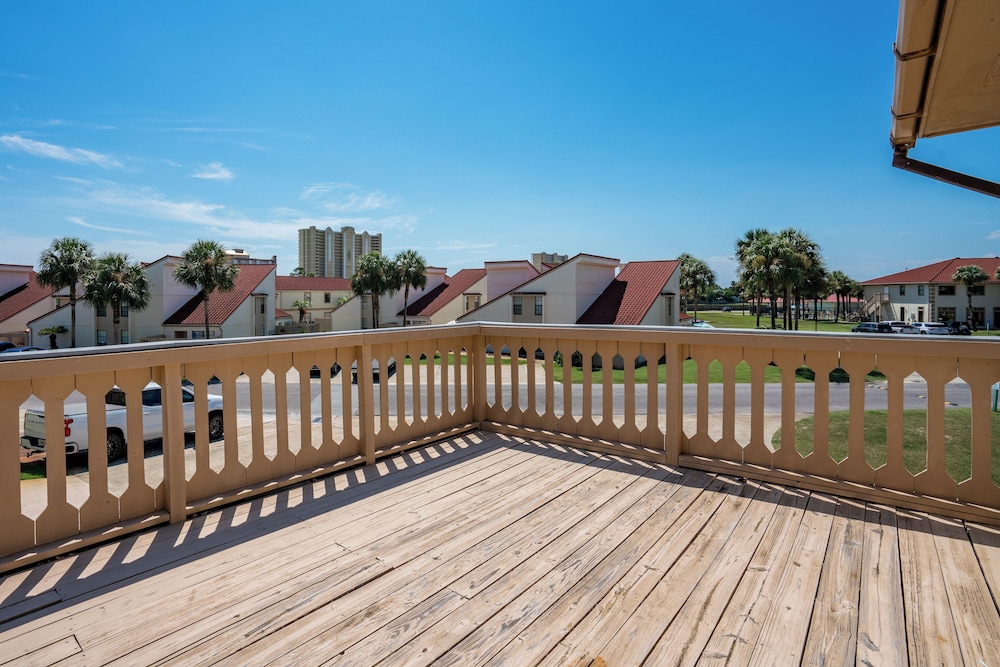 Horizon Breeze Family Escape!
