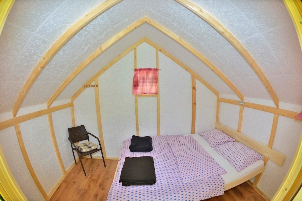 Apartmaji bungalovi i sotorisce Silva view 4