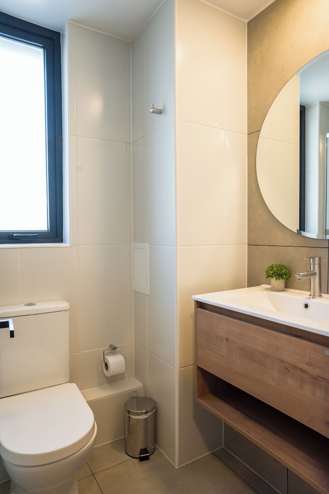 8550 Las Condes Apartments Andes Parking