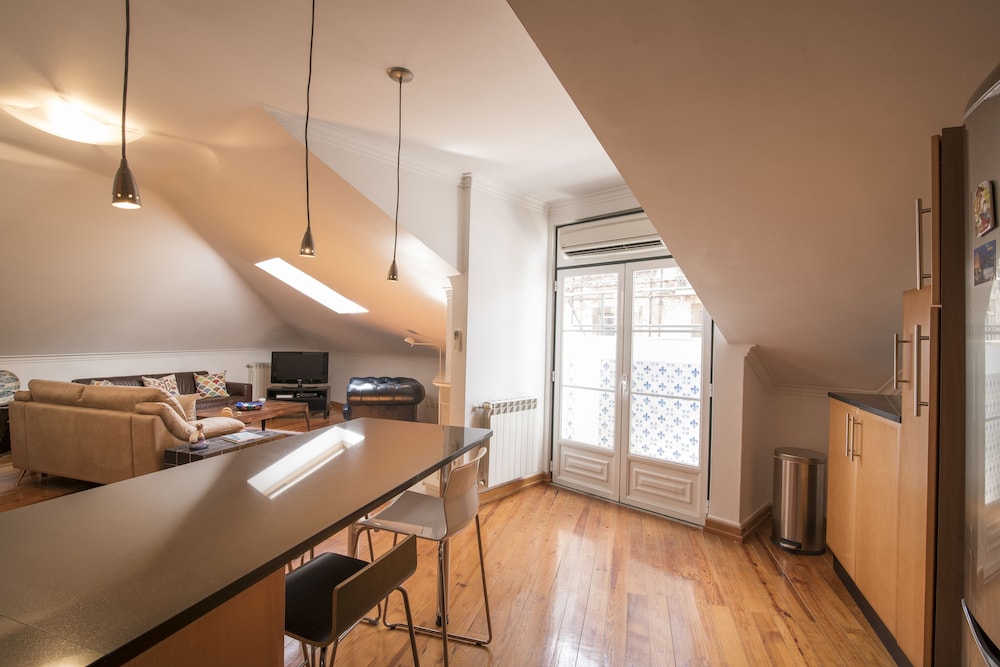 Grand Parliment Duplex by Homing