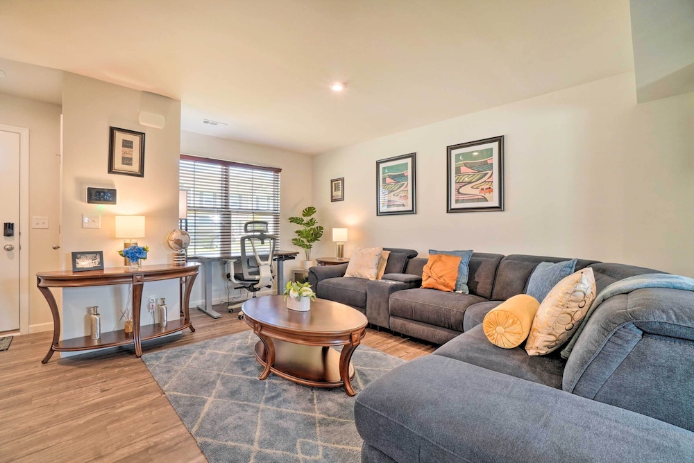 Pet-friendly Townhome ~ 7 Mi to Downtown Nashville view 4