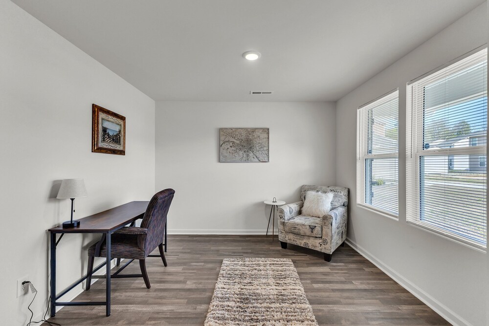 Quiet Retreat Perfect for Families 5 Bedroom Home
