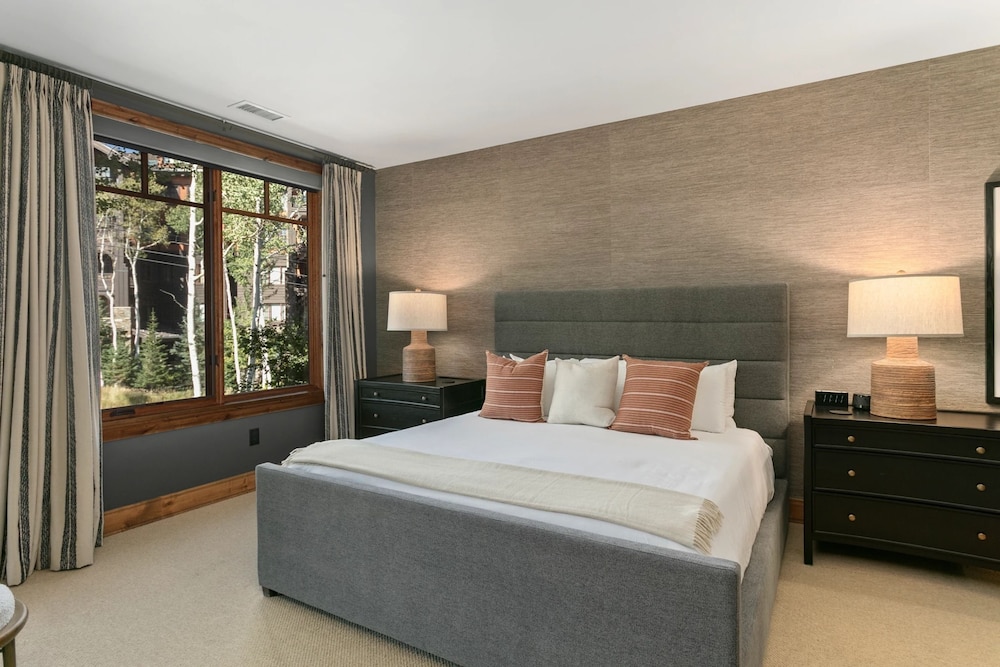 Shooting Star Lodge at Deer Valley Resort - Two Bedroom Residence #204 2 Condo
