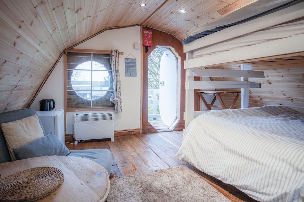 The Pod - 1 Bedroom - Freshwest Beach Retreat view 4
