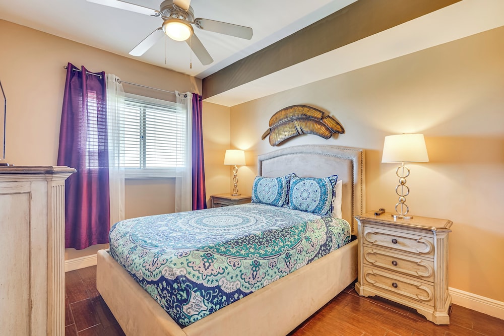 Beachfront Panama City Condo: Walk to Pier Park!