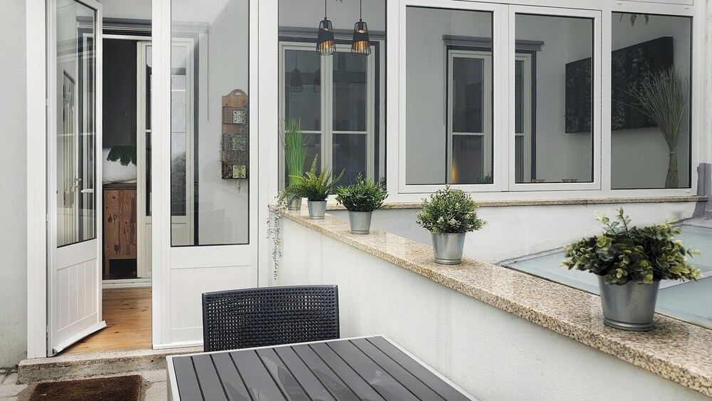 Frs002 Floresold Town: Elegant Studio W/ Patio