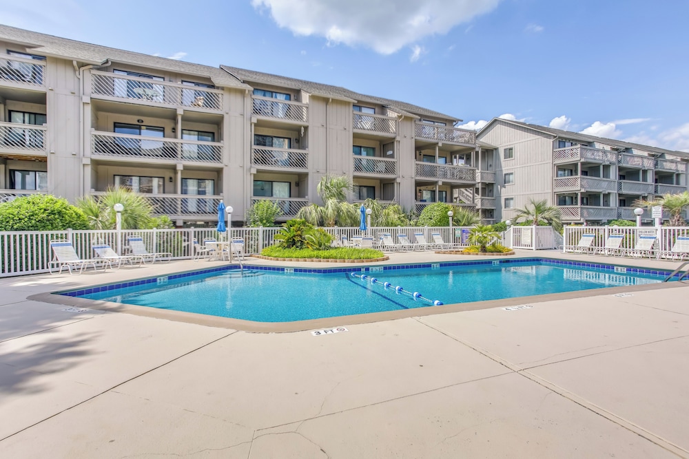 Poolside Fun + Ocean Strolls: Myrtle Beach Oasis!