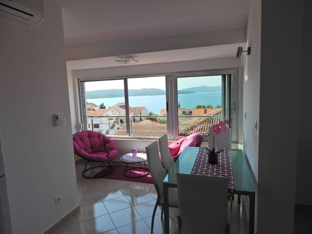 Apartment in Okrug Gornji Near the Beach view 3