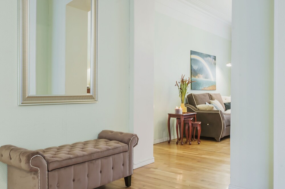 GM Apartment Staropimenovskiy 16