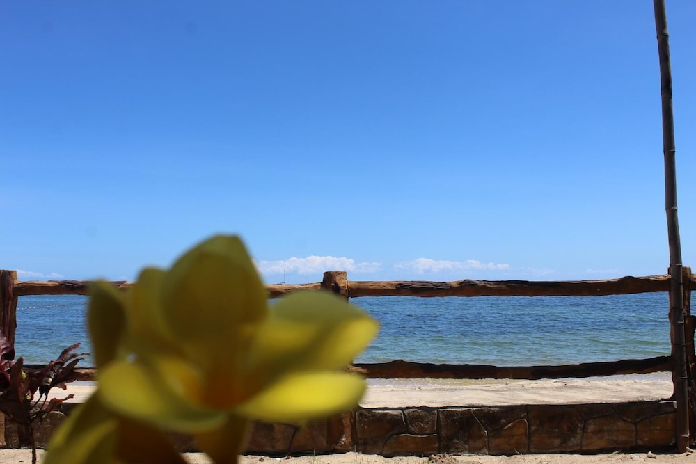 Nichos Island Resort