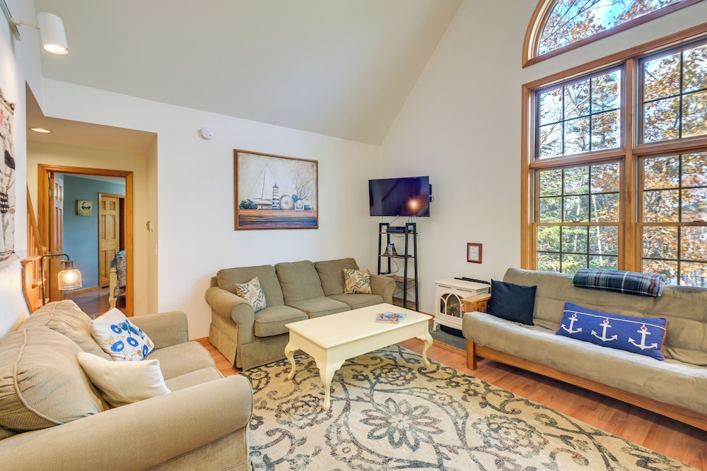 17 Mi to Acadia: Cottage Near Downtown Ellsworth!