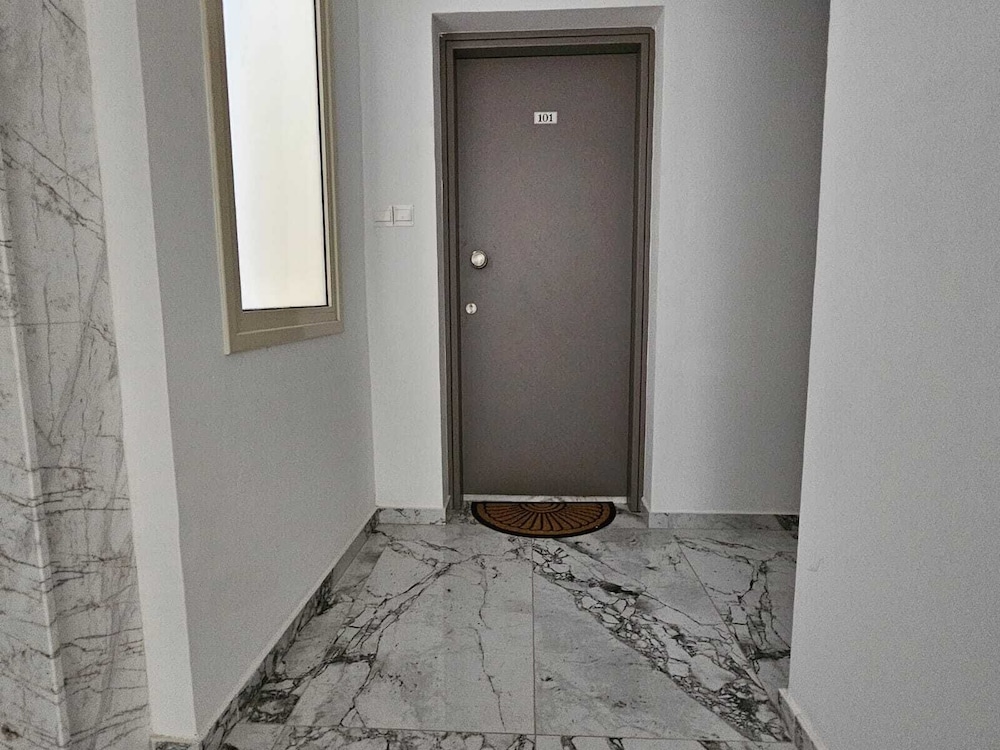 Infinity 1-Bedroom Apartment in Larnaca