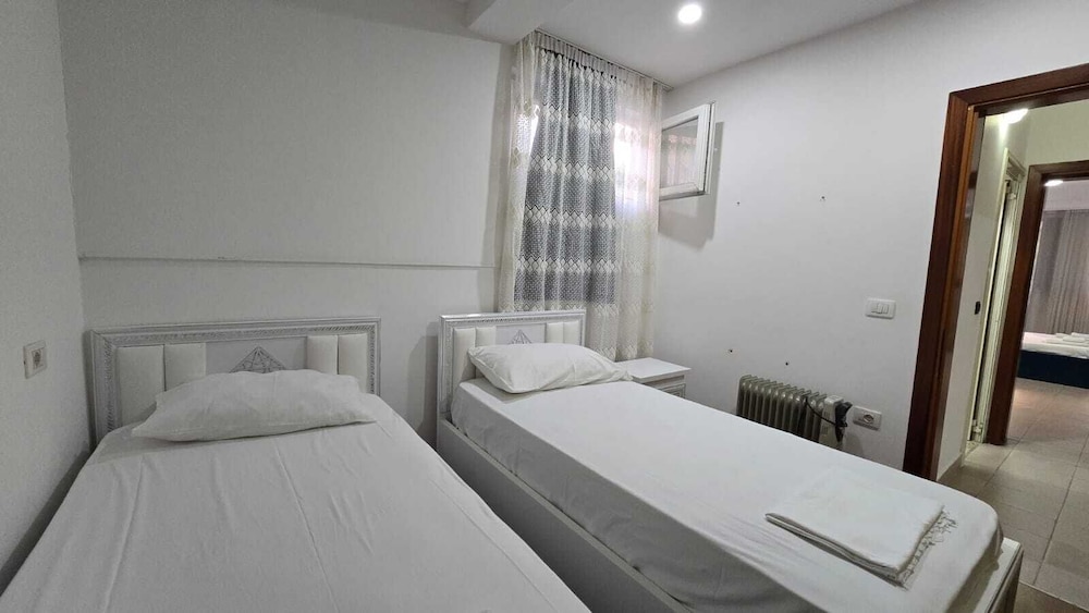 Tirent Apartment-Cozy 2-Bedroom Stay in Don Bosko