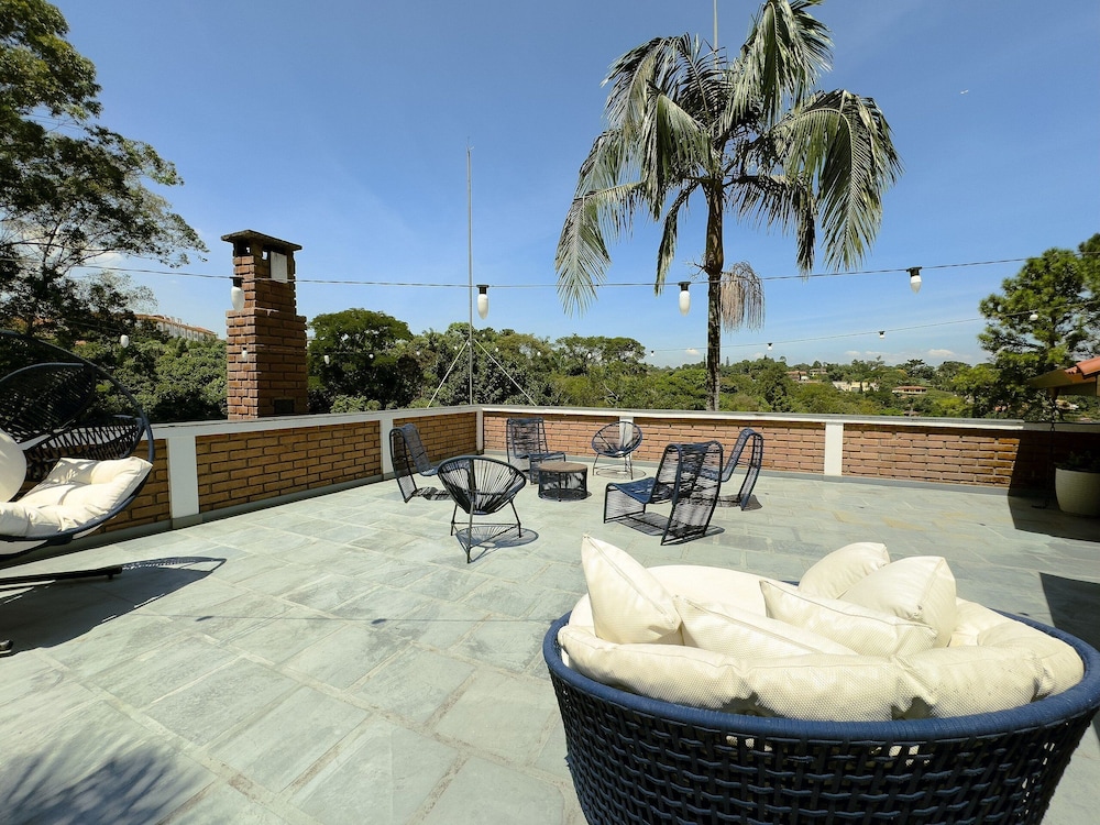 Casa de Luxo 2500m na Granja Viana