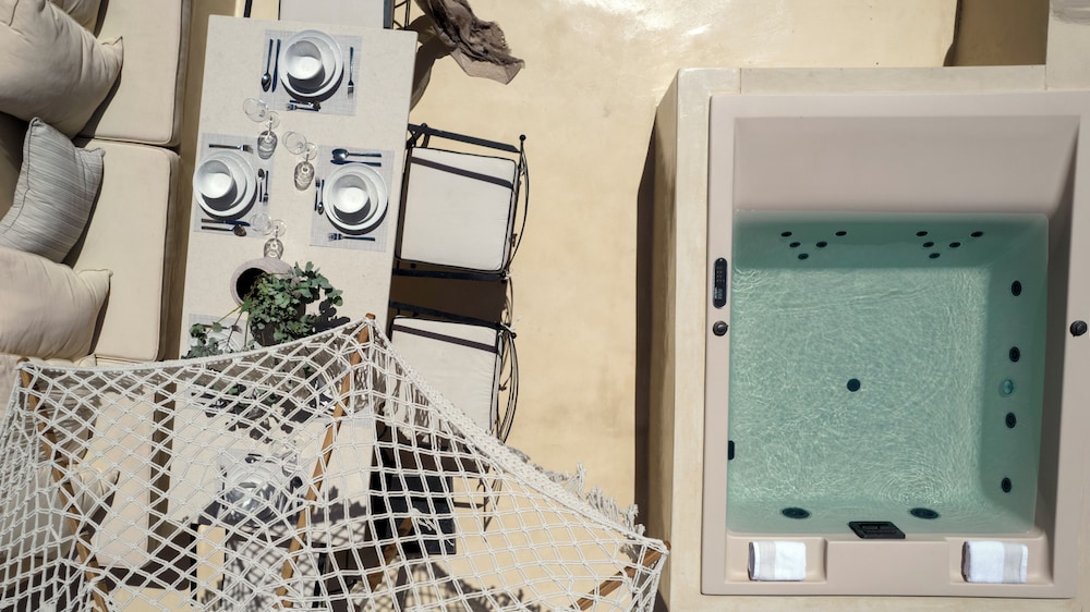 OIA Unique Homes by K&K
