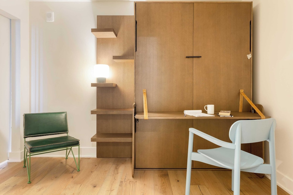 Sleeps 16 Brand New Austin High Rise w/ Rooftop Pool, Gym, Yoga Studio & More!