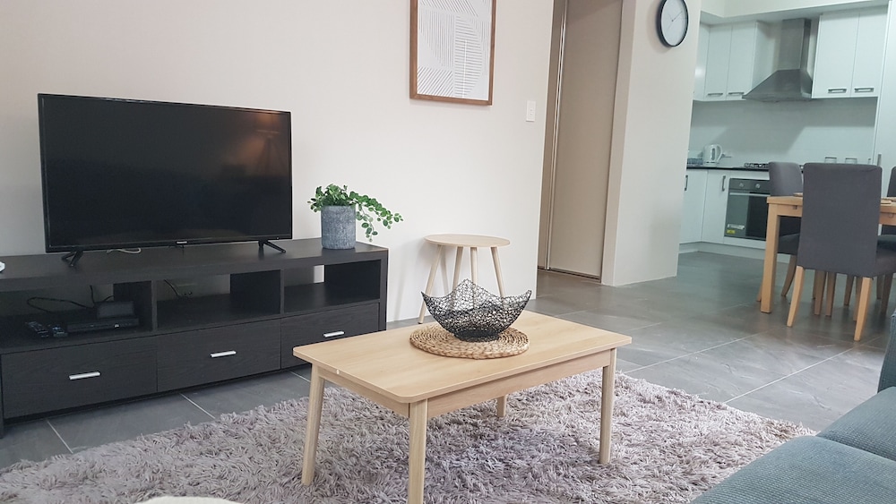 Luxuary Apartment near Airport view 2