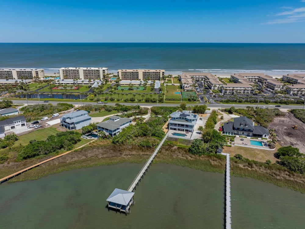 400 Steps to Sand Waterfront Luxury w Dock Pool