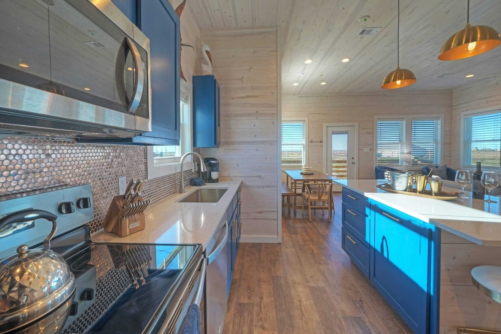 Cart-friendly Boardwalk to the Beach Private Pool, Firepit & Pond Views 361 Bayview