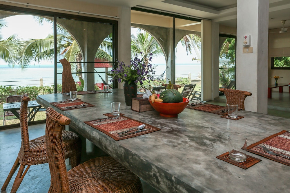 Charu Bay Villas