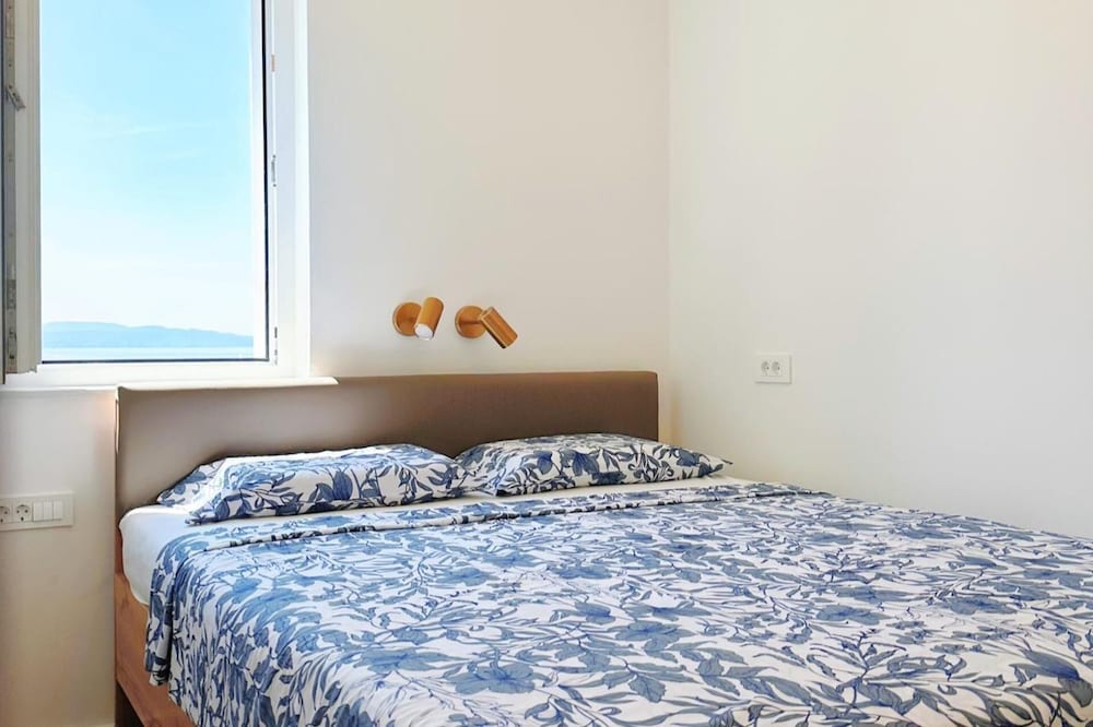 Sea View Apartment Rijeka-free Parking-6 People