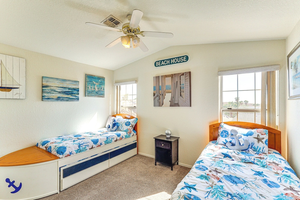 Pool, Games & Patio Bar! Epic Bullhead City Oasis