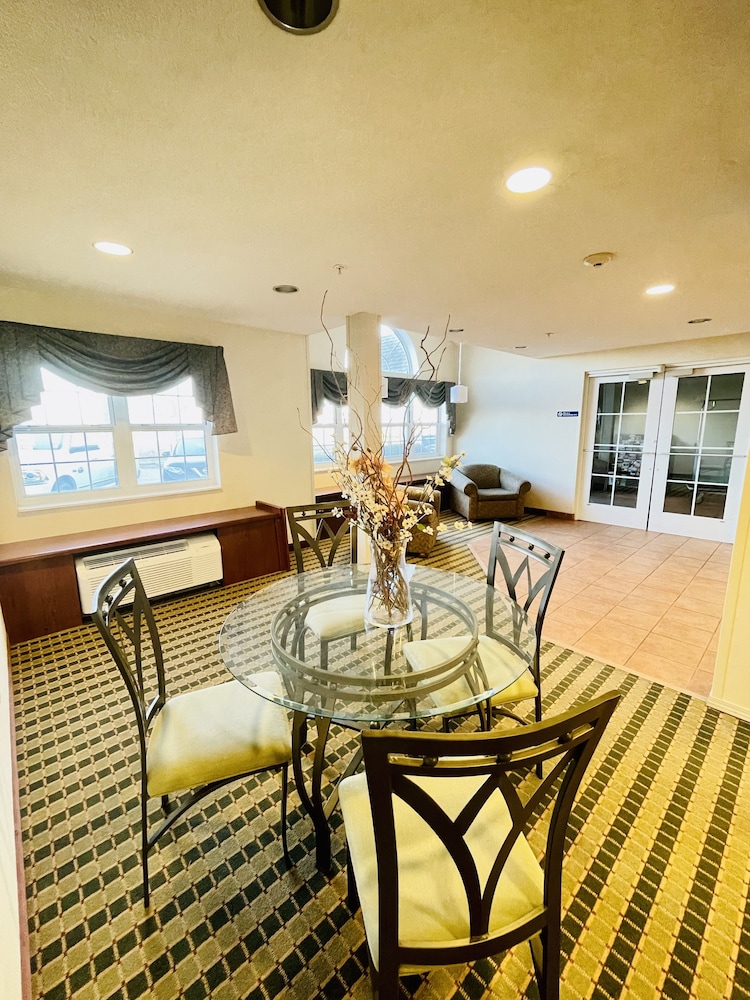 Welcome Inn  Suites - Property Image 2