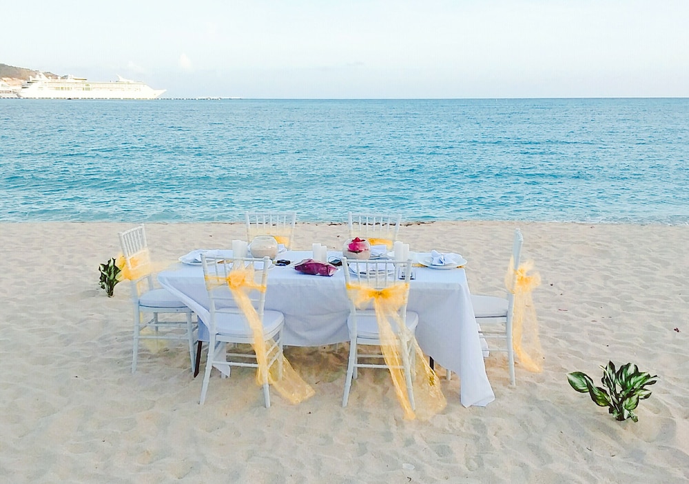 Villas on Great Bay Beachfront Villa Foxie