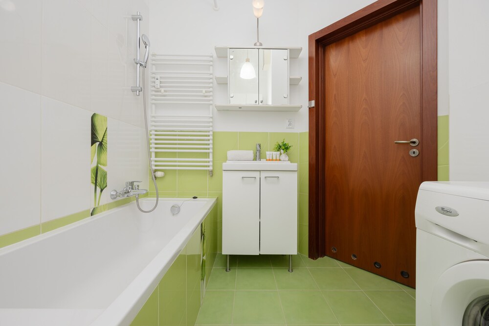 Cozy Apartment With Balcony by Renters