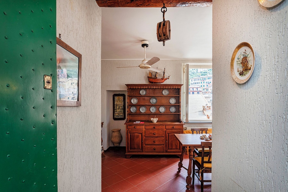 Seaview Apartment near the Castle