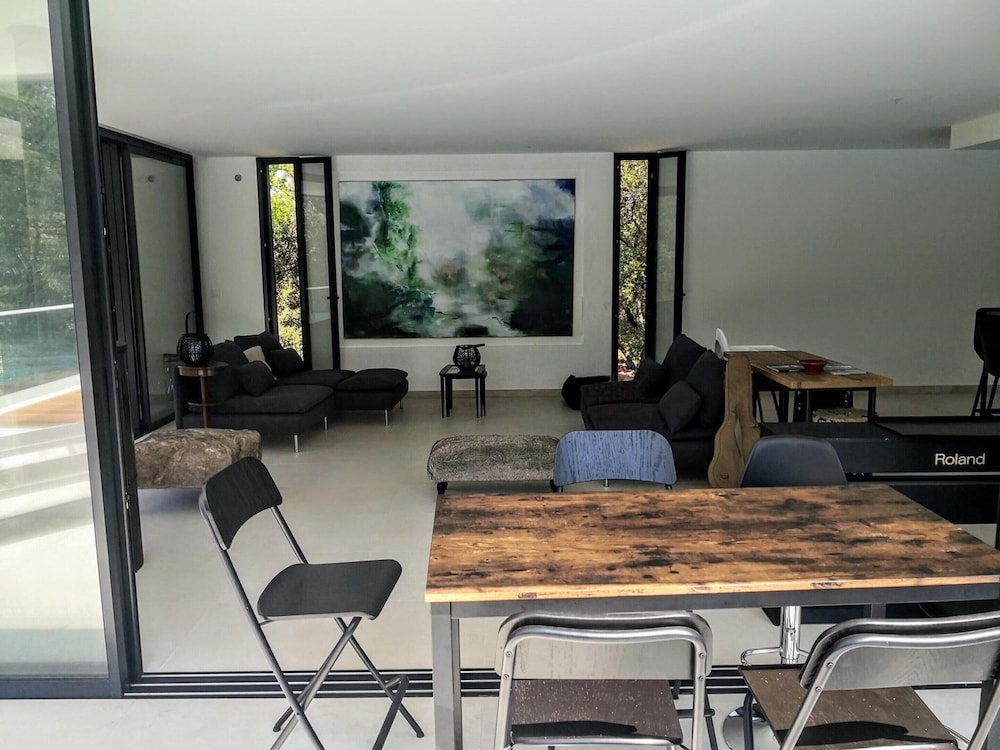 Cosy Holiday Home With Garden in Lorgues
